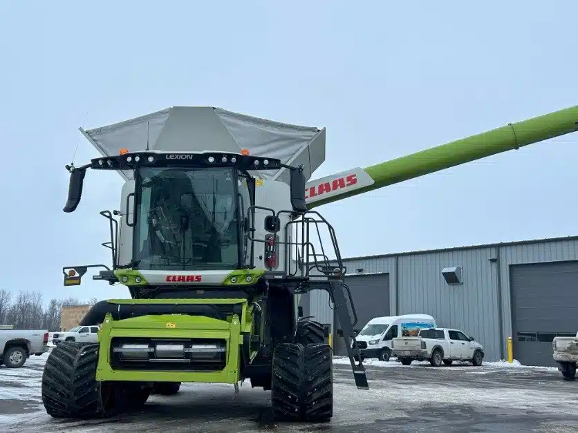 Gallery image 2 for Used 2023 CLAAS LEXION 8700TT Combine