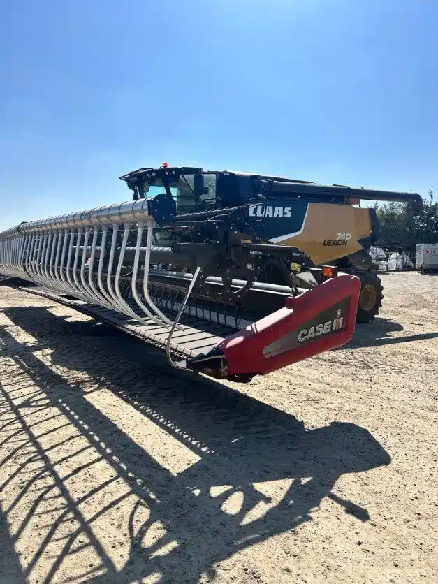 Gallery image 2 for Used 2013 MacDon 2162 Header - Pickup