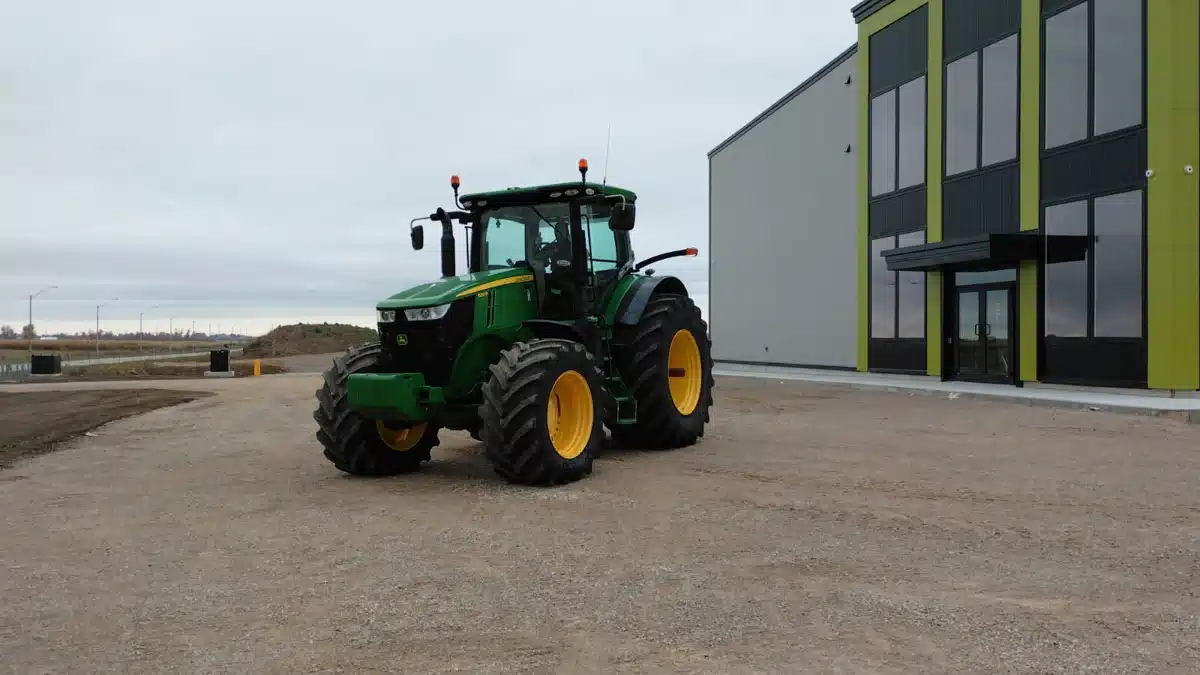 Gallery image 1 for Used 2015 John Deere 7270R Tractor