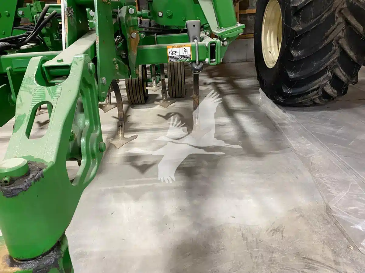 Gallery image 2 for 2017 John Deere 2210 Cultivator