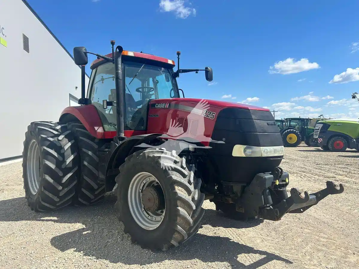 Gallery image 2 for Case IH MAGNUM 225 Tractor