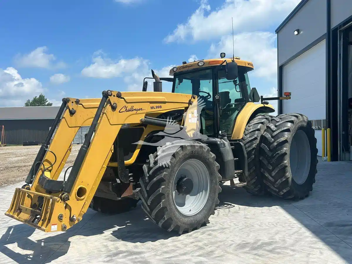 Gallery image 1 for 2005 Challenger MT635B Tractor