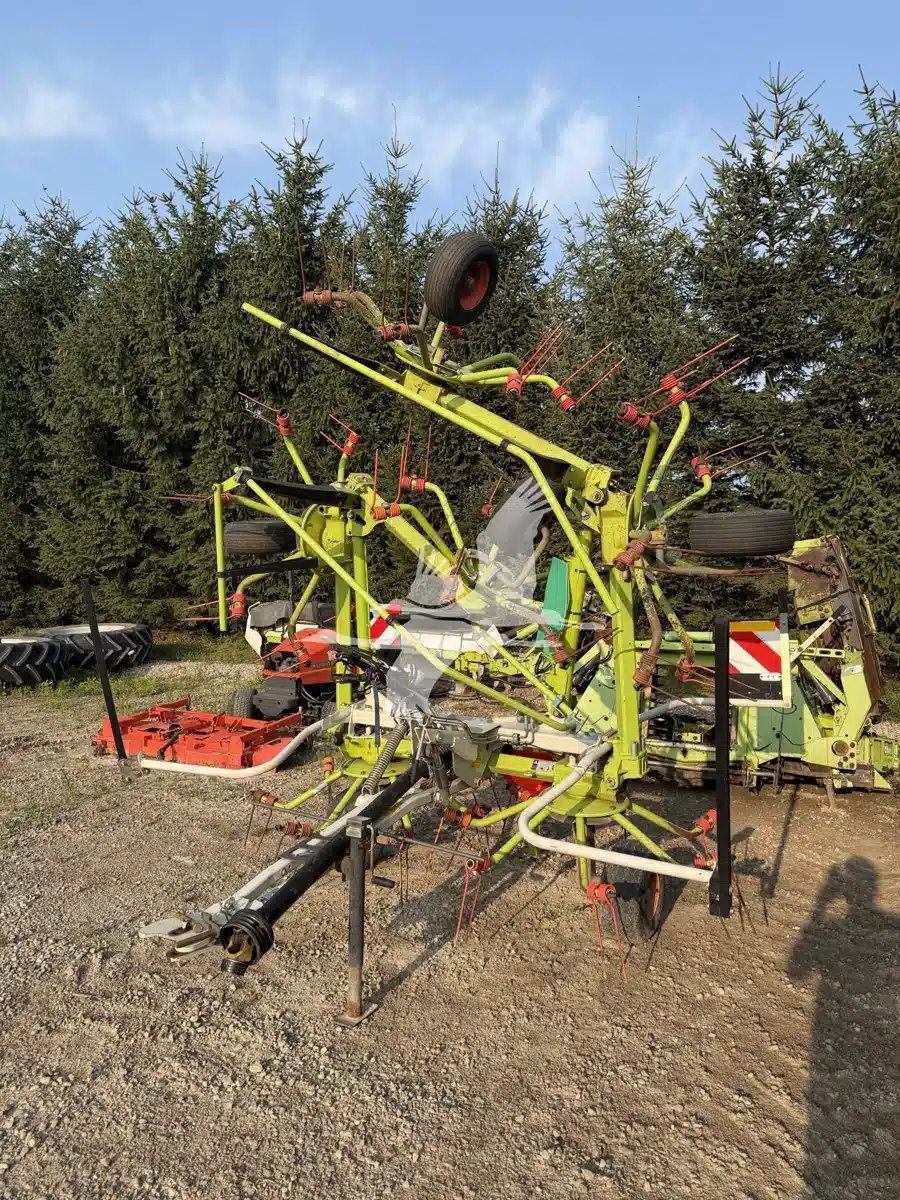 Photo de la Galerie 1 pour 2017 CLAAS Volto 800 TH Tedder