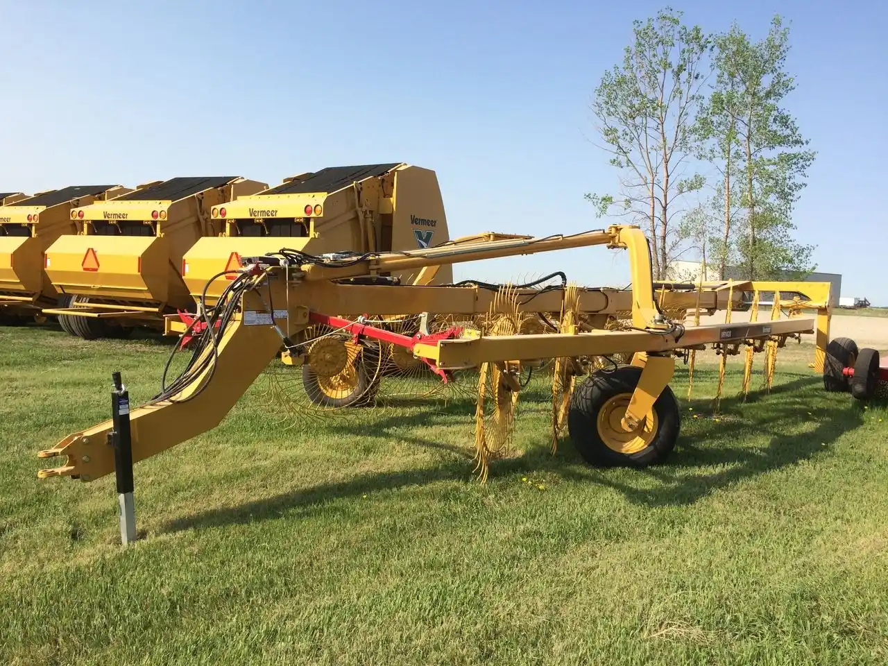 Gallery image 2 for New 2022 Vermeer VR1428 Rake