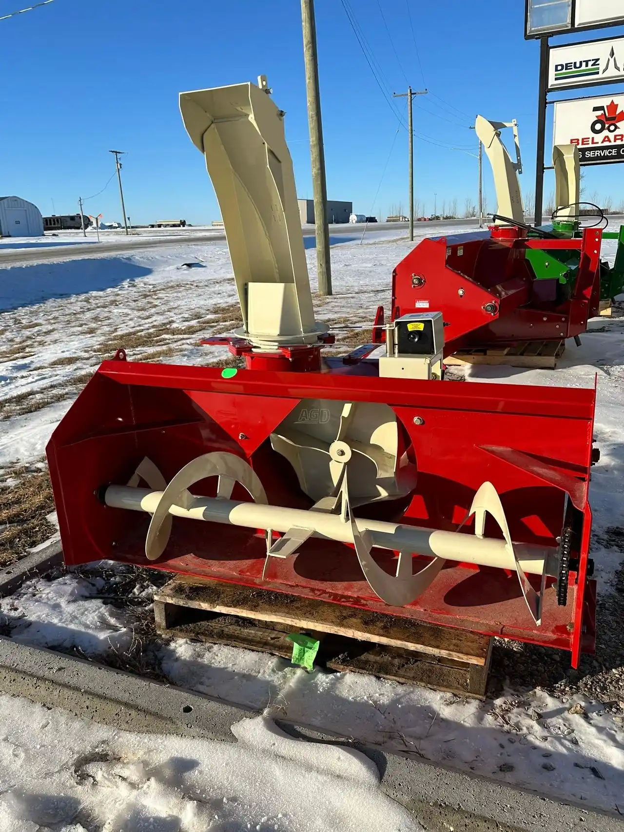 Gallery image 1 for New 2024 Farm King Y600 Snow Blower