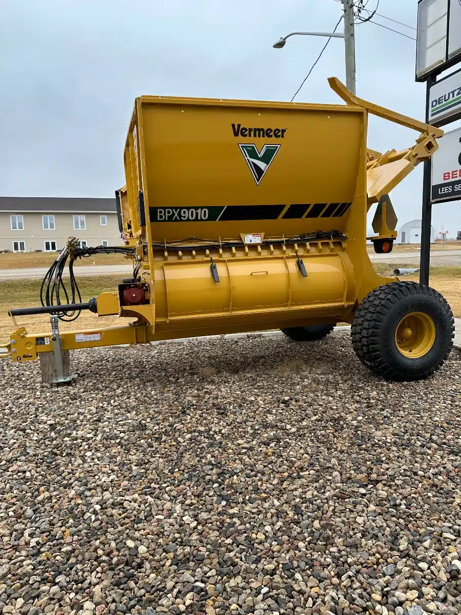 Gallery image 1 for New 2025 Vermeer BPX9010 Bale Processor