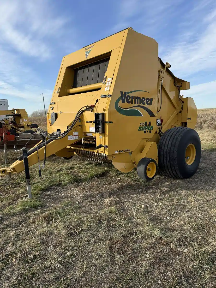 Used 2014 Vermeer 605SM Round Baler