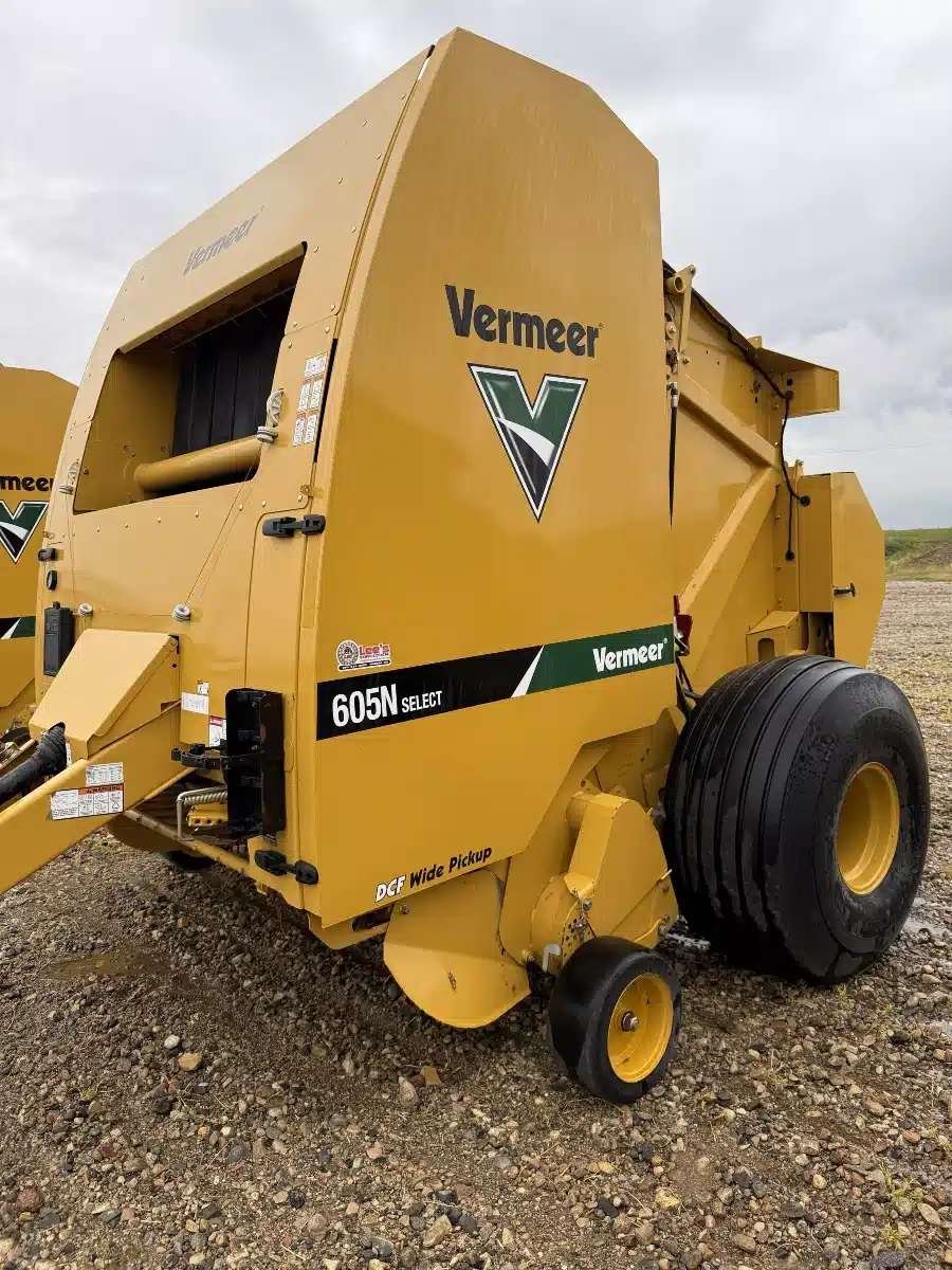 Gallery image 1 for 2019 Vermeer 605N Select Round Baler