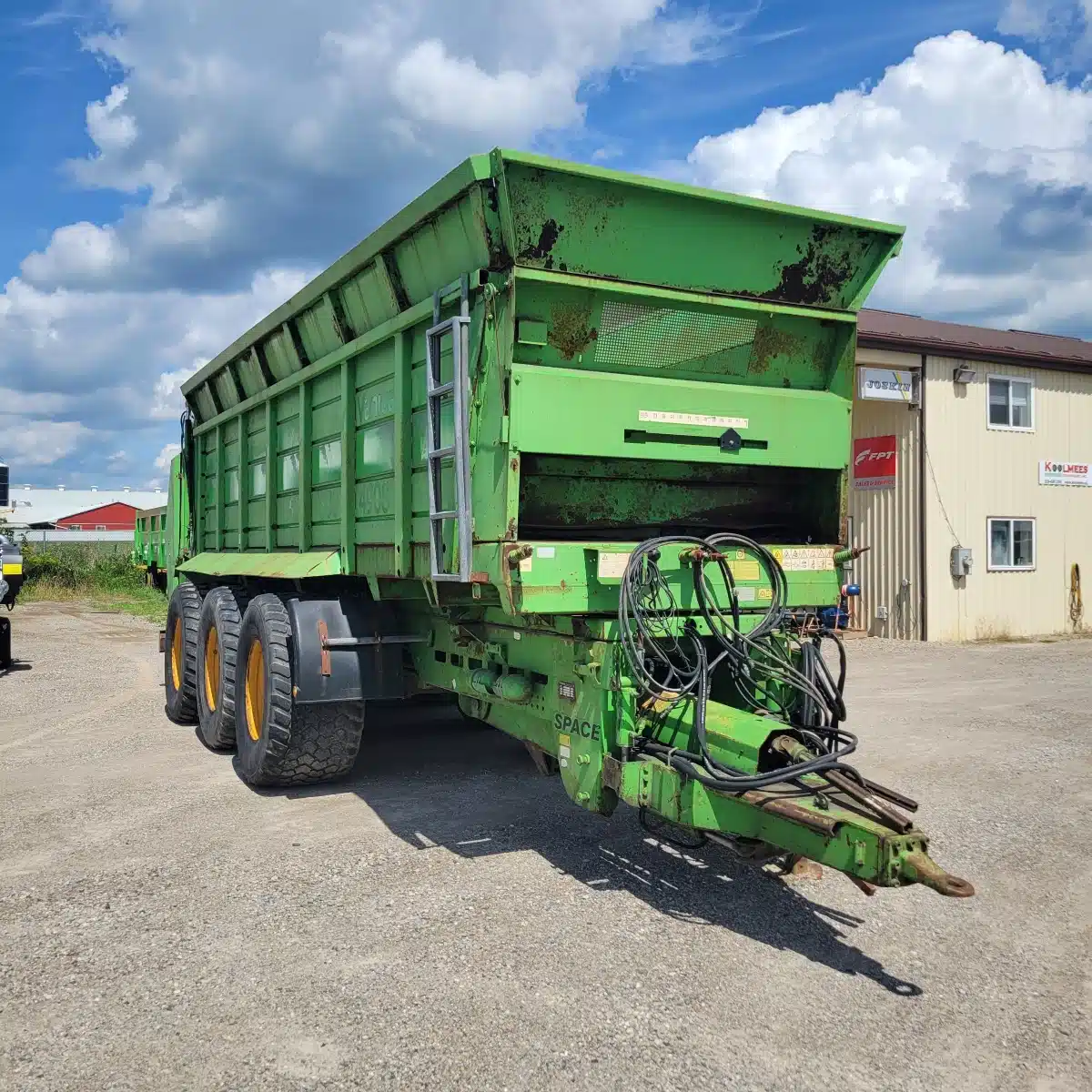 Gallery image 1 for 2001 Joskin ferti space Manure Spreader