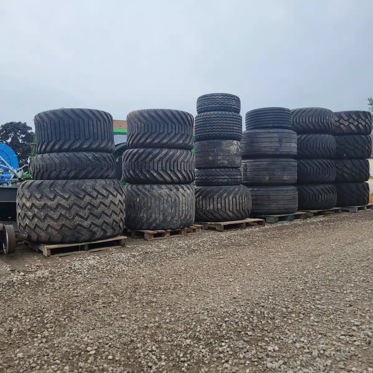 Photo de la Galerie 1 pour 2026 Tires Pneus et roues