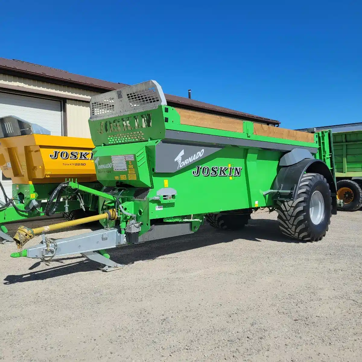 Gallery image 2 for 2025 Joskin T4-5511 Manure Spreader