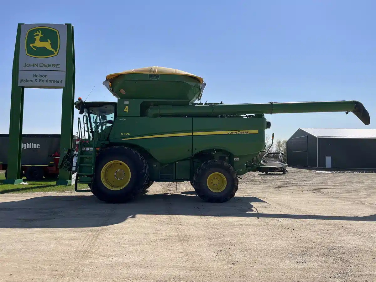 Gallery image 1 for Used 2019 John Deere S790 Combine