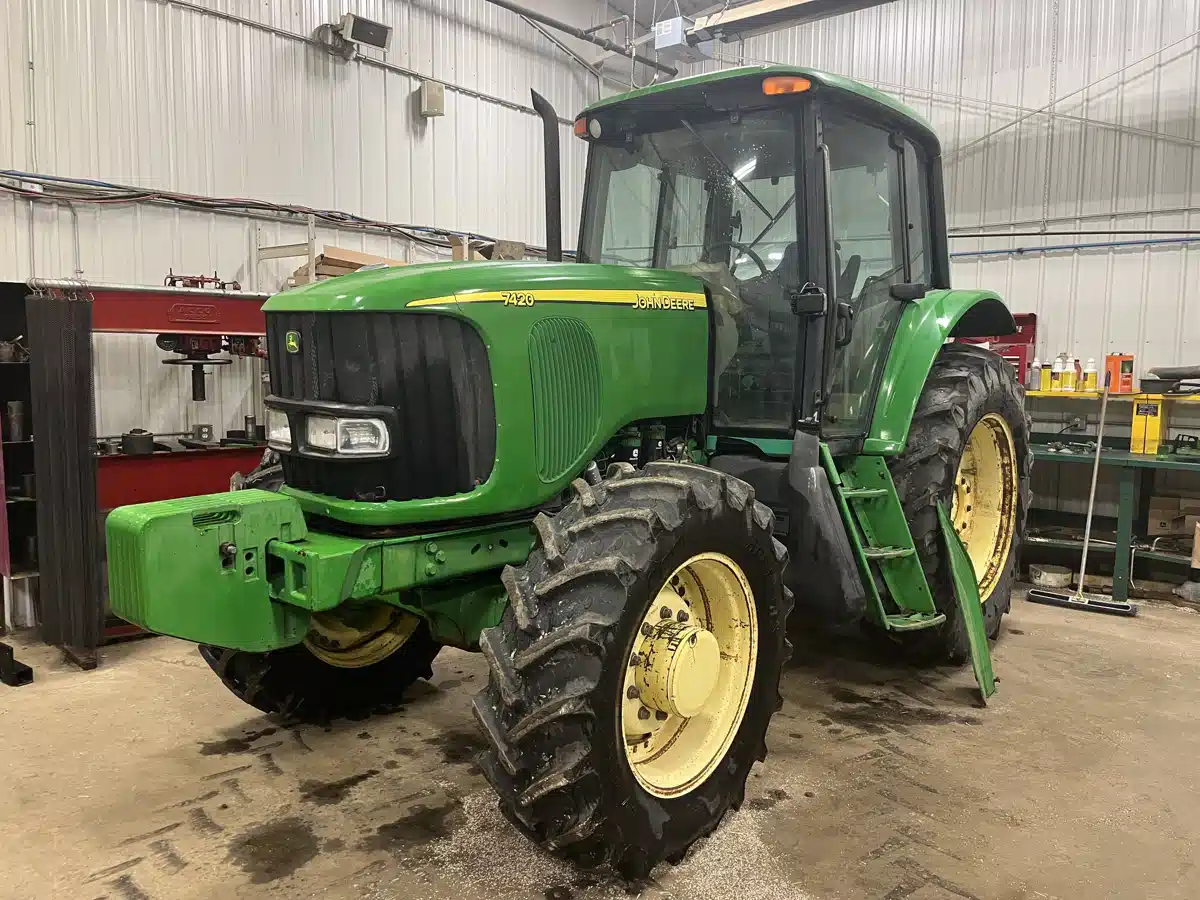 Gallery image 1 for Used 2005 John Deere 7420 Tractor