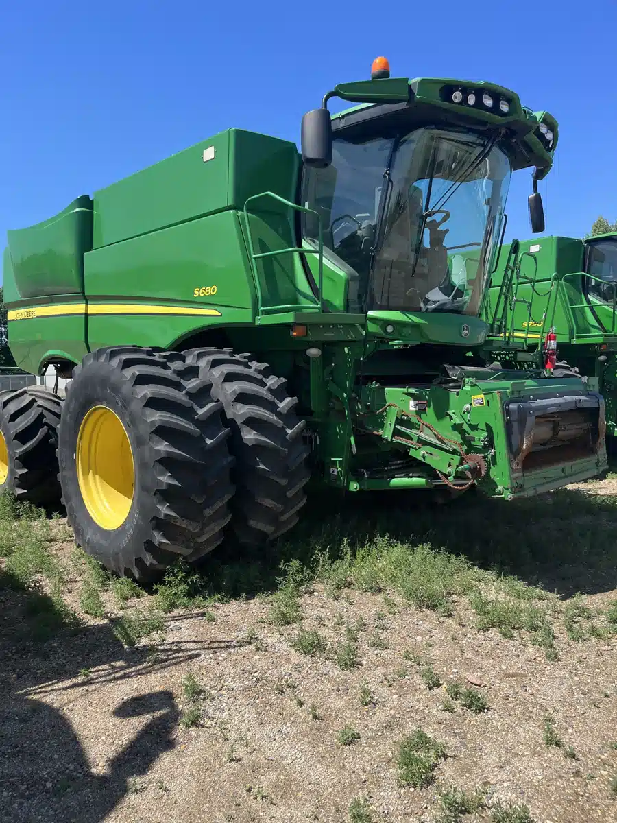 Gallery image 1 for Used 2014 John Deere S680 Combine