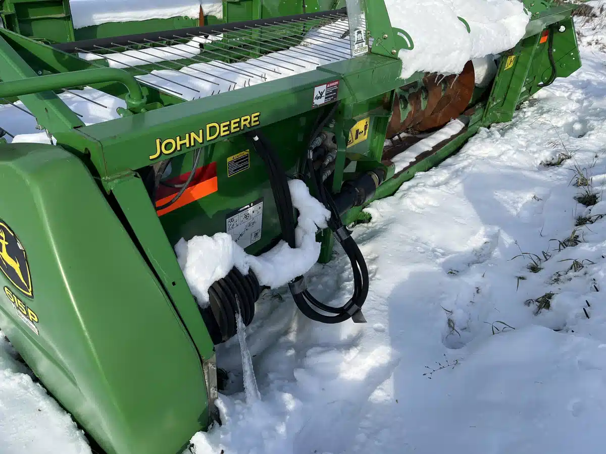 Gallery image 2 for Used 2013 John Deere 615P Header - Pickup