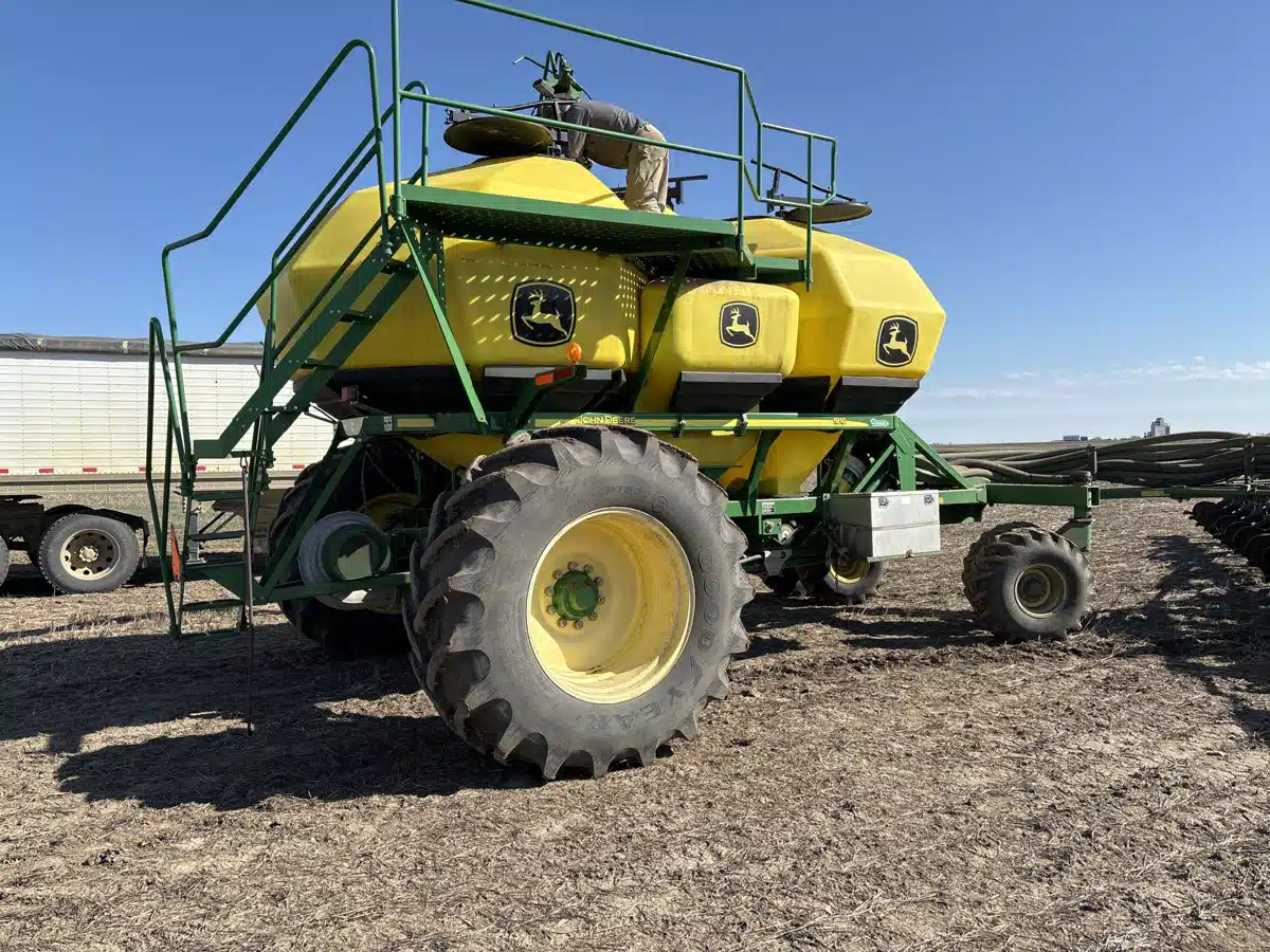Gallery image 2 for Used 2009 John Deere 1870 Air Drill