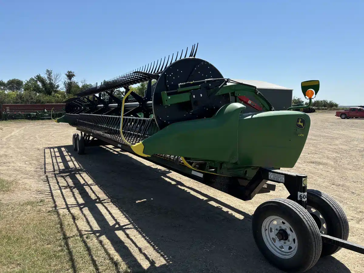 Gallery image 2 for Used 2019 John Deere 740FD Header - Draper