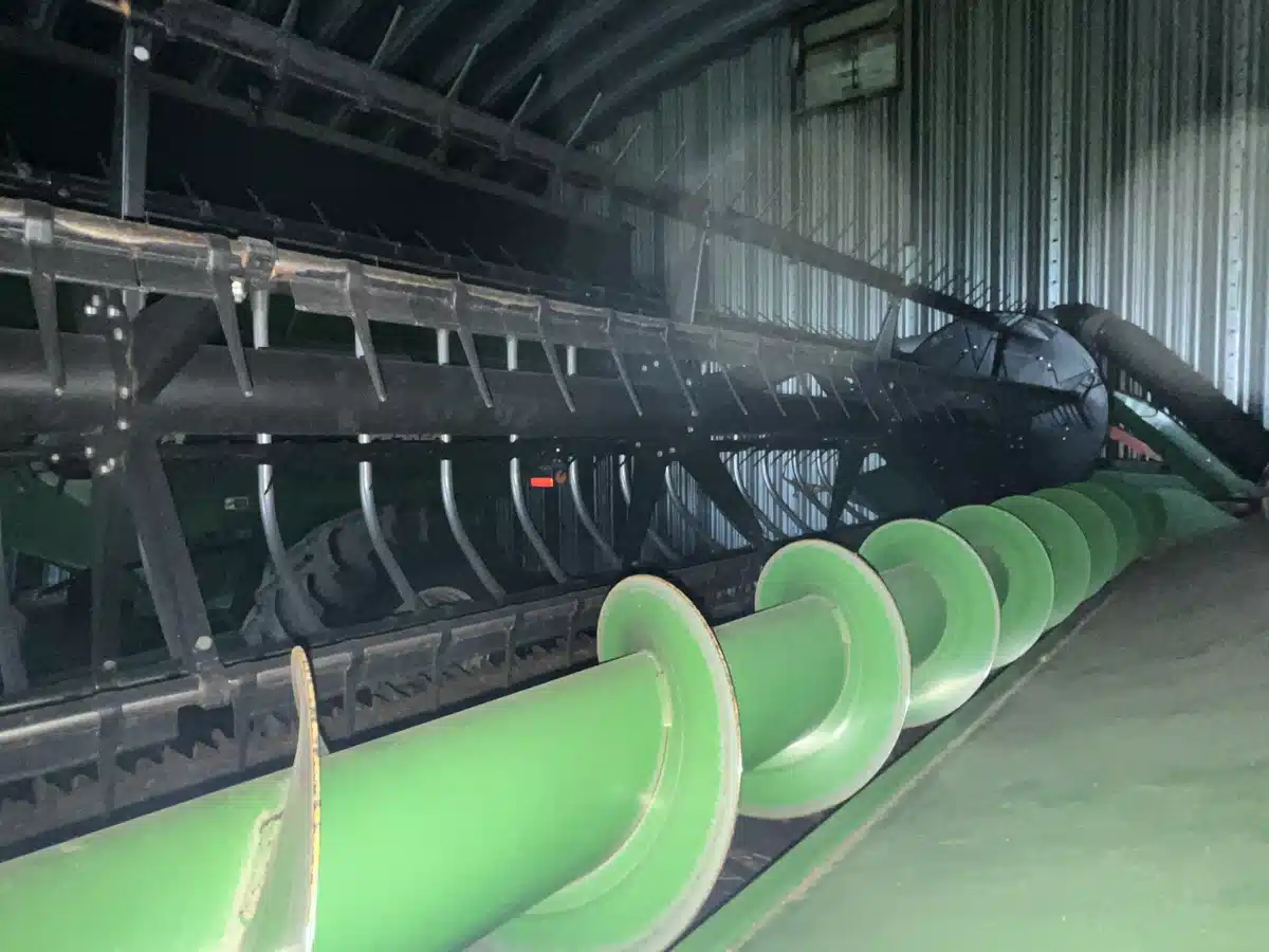 Gallery image 1 for Used 2015 John Deere 640FD Header - Draper