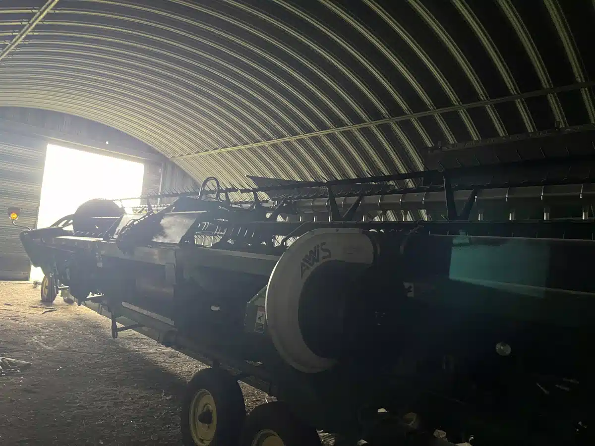 Gallery image 2 for Used 2015 John Deere 640FD Header - Draper