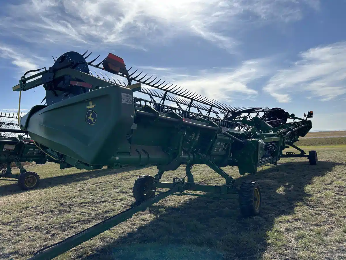 Gallery image 2 for Used 2023 John Deere HD45F Header - Flex Draper
