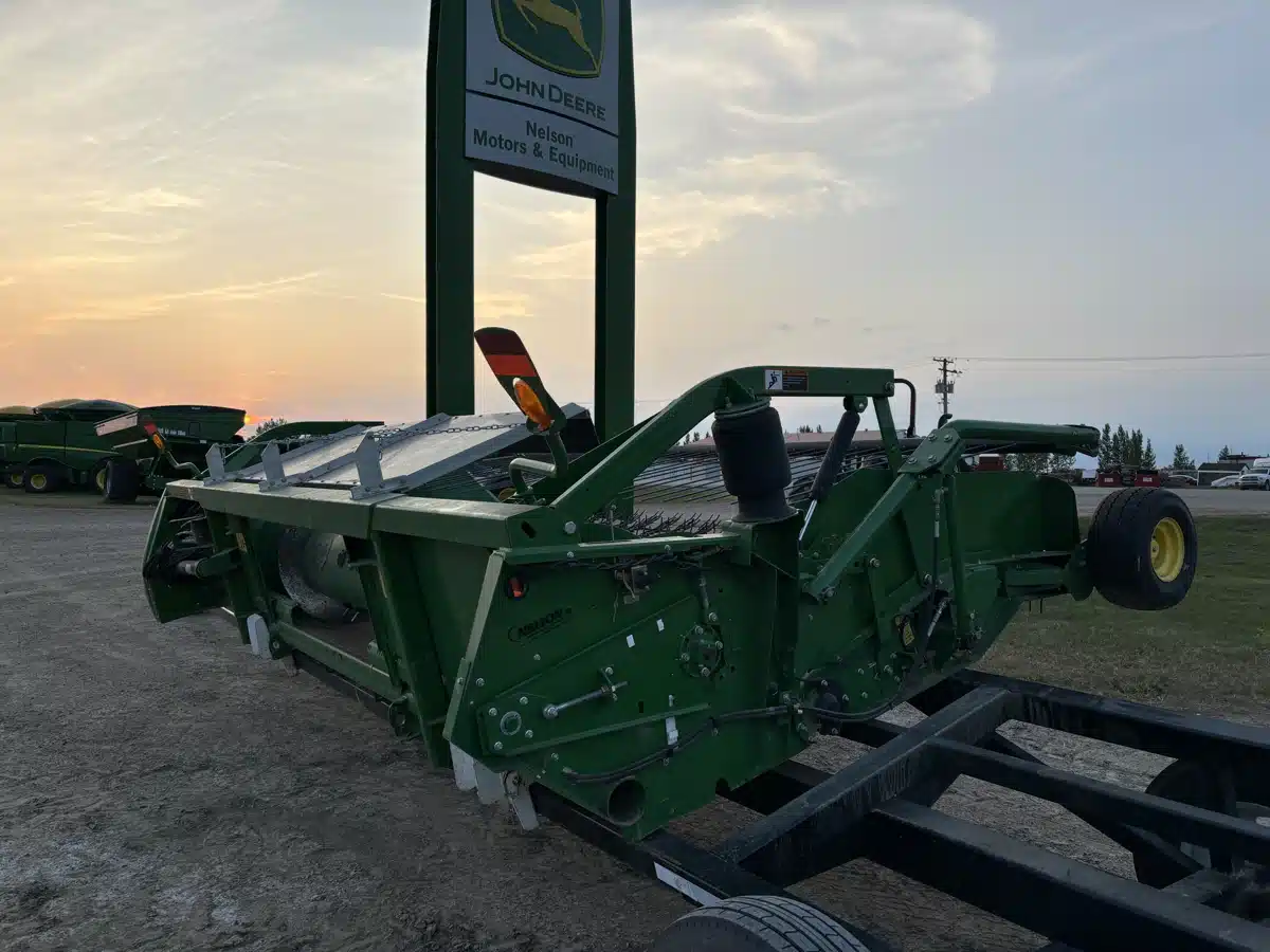 Gallery image 2 for Used 2014 John Deere 615P Header - Pickup