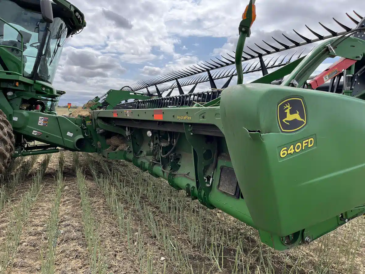 Gallery image 2 for Used 2017 John Deere 640FD Header - Draper