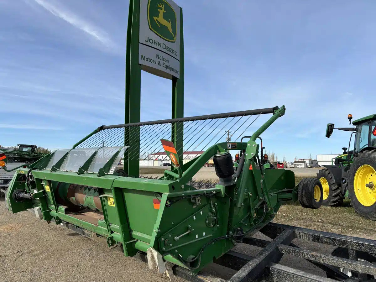 Gallery image 1 for Used 2013 John Deere 615P Header - Pickup