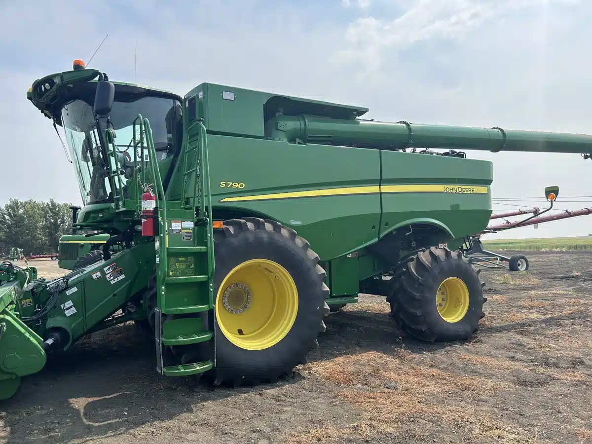Gallery image 1 for Used 2020 John Deere S790 Combine