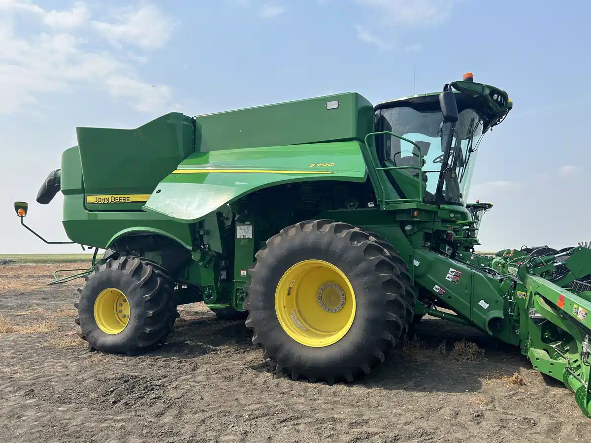 Gallery image 2 for Used 2020 John Deere S790 Combine