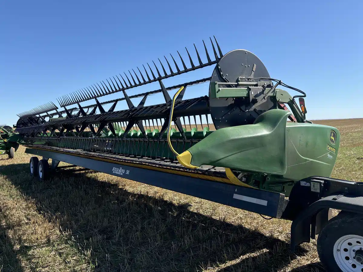 Gallery image 1 for Used 2015 John Deere 645FD Header - Draper