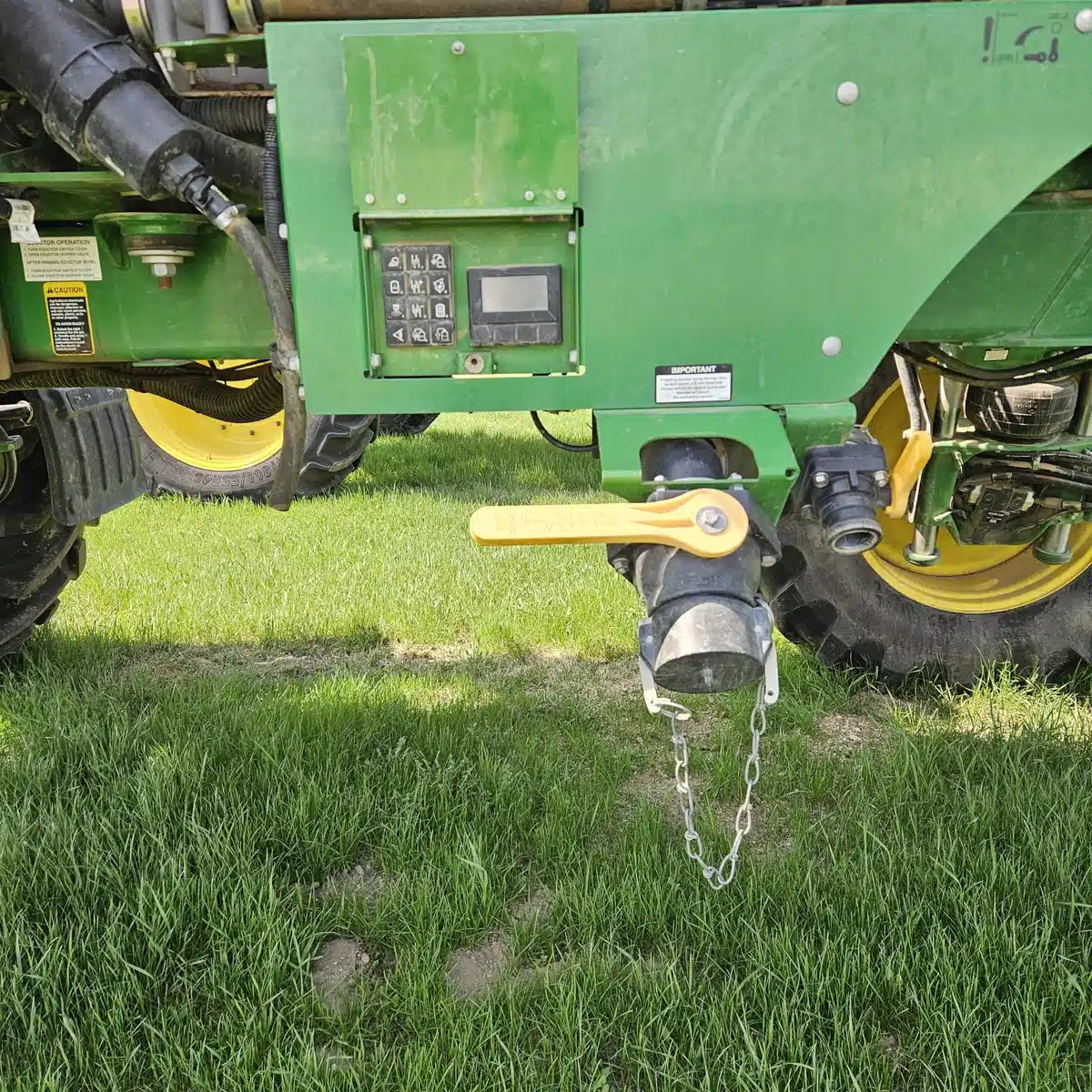 Gallery image 2 for Used 2018 John Deere R4038 Sprayer - Self Propelled