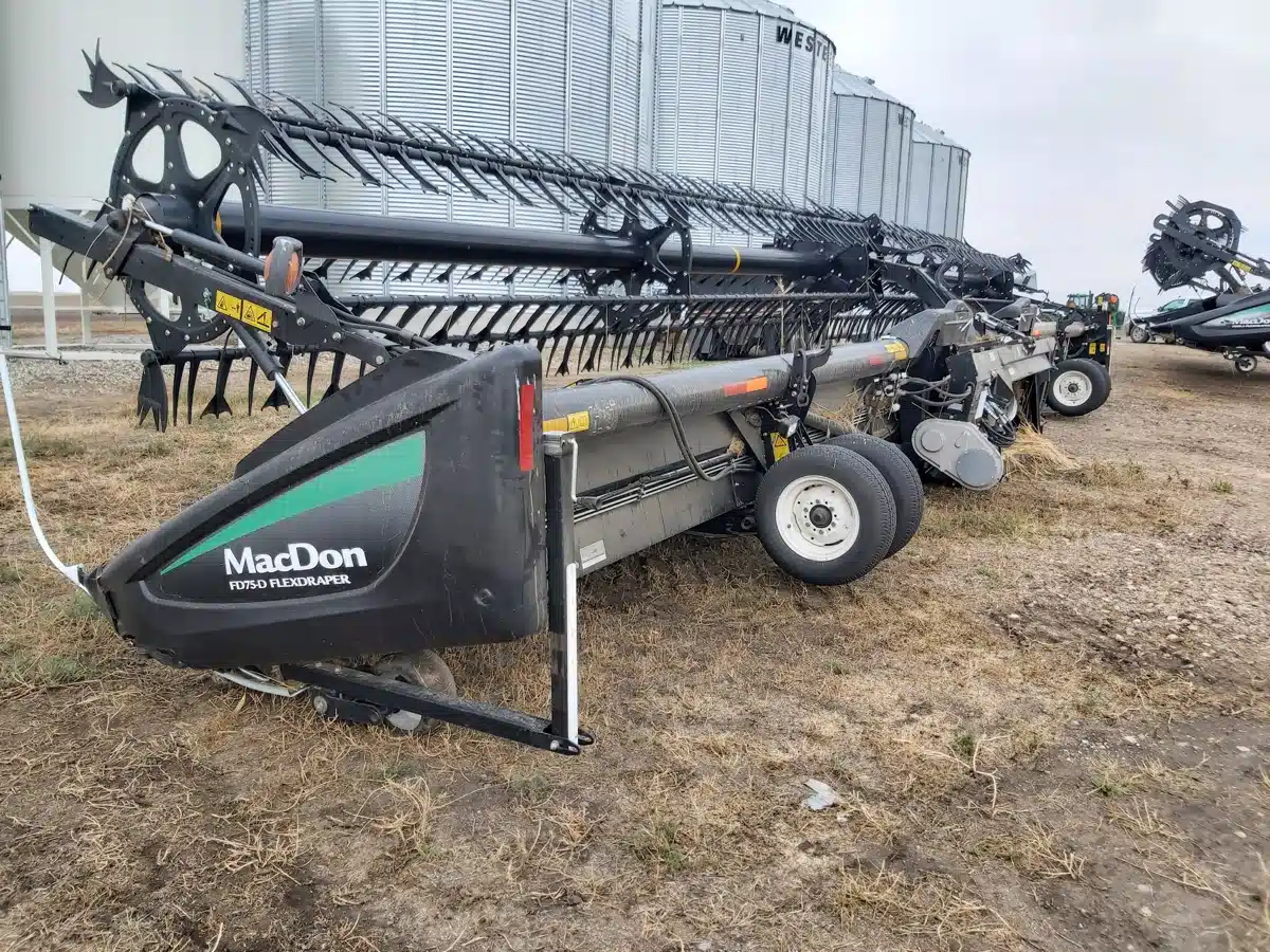 Gallery image 1 for Used 2017 MacDon FD75 Header - Flex Draper