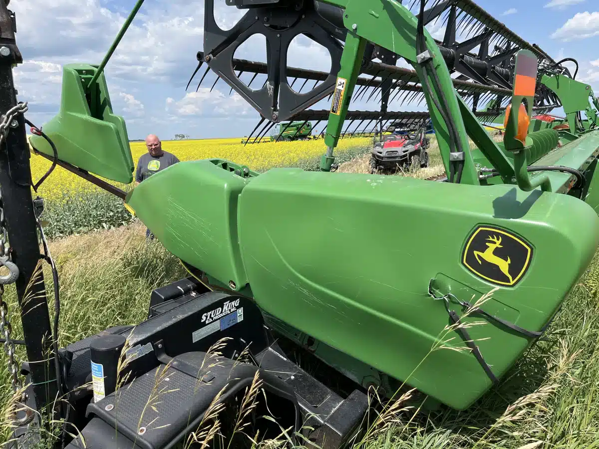 Gallery image 1 for Used 2012 John Deere 640FD Header - Draper