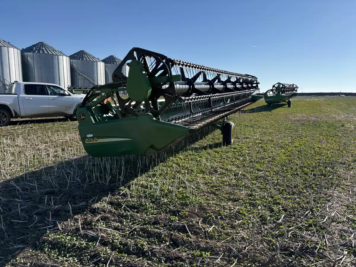 Gallery image 1 for Used 2007 John Deere 936D Header - Draper
