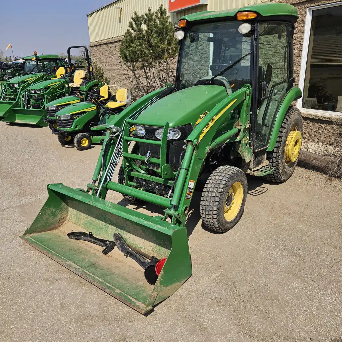 Gallery image 1 for Used 2011 John Deere 3520 Tractor