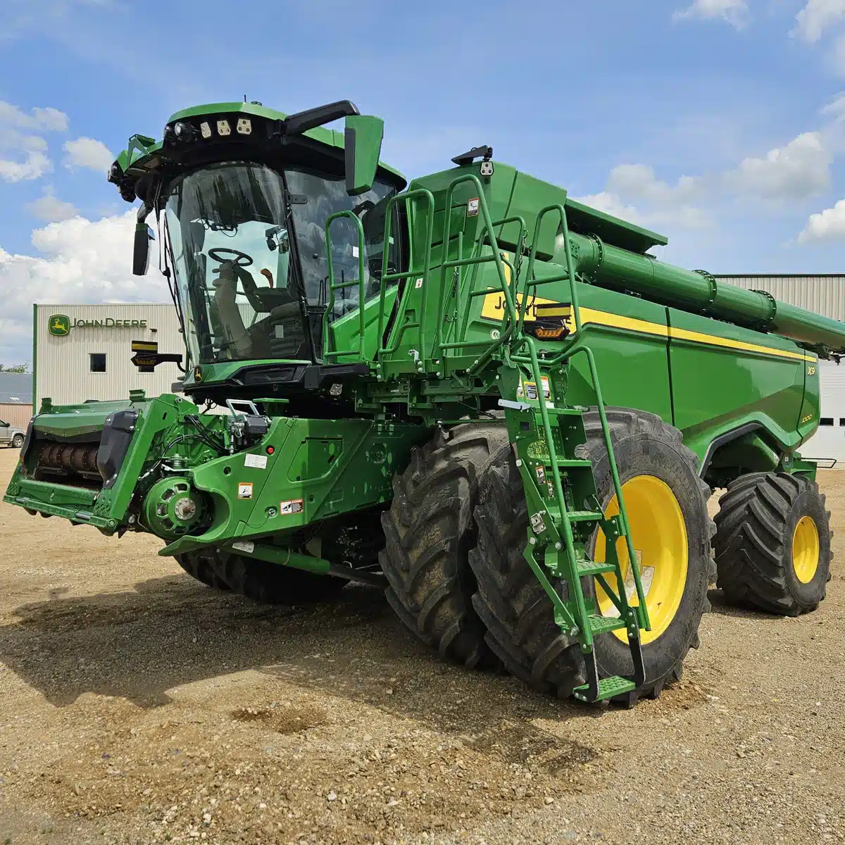 Gallery image 1 for Used 2024 John Deere X9 1000 Combine