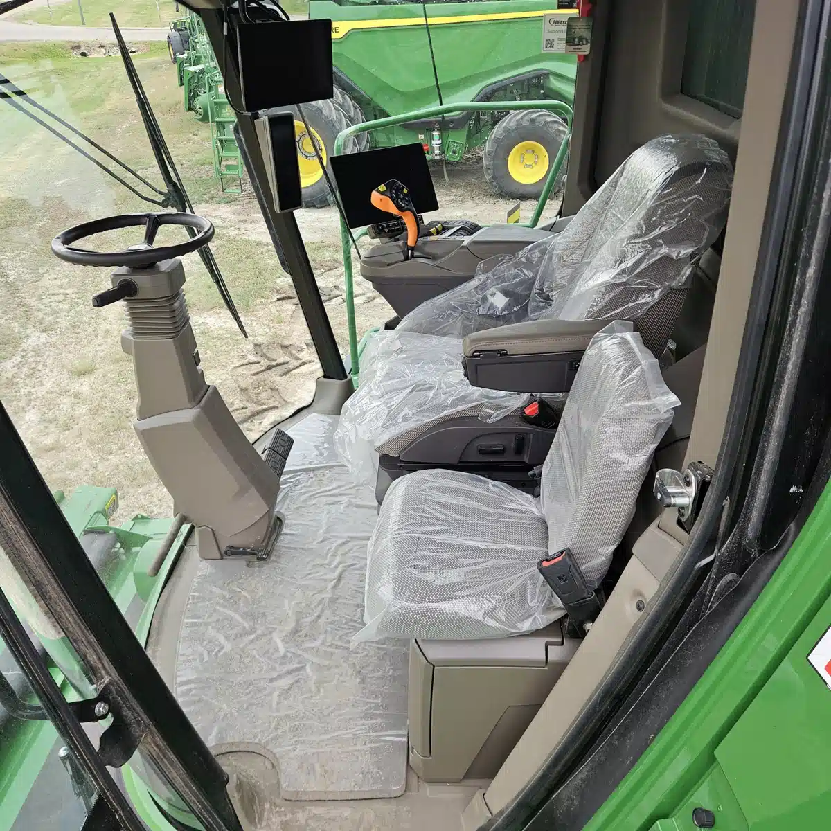 Gallery image 2 for Used 2024 John Deere X9 1000 Combine