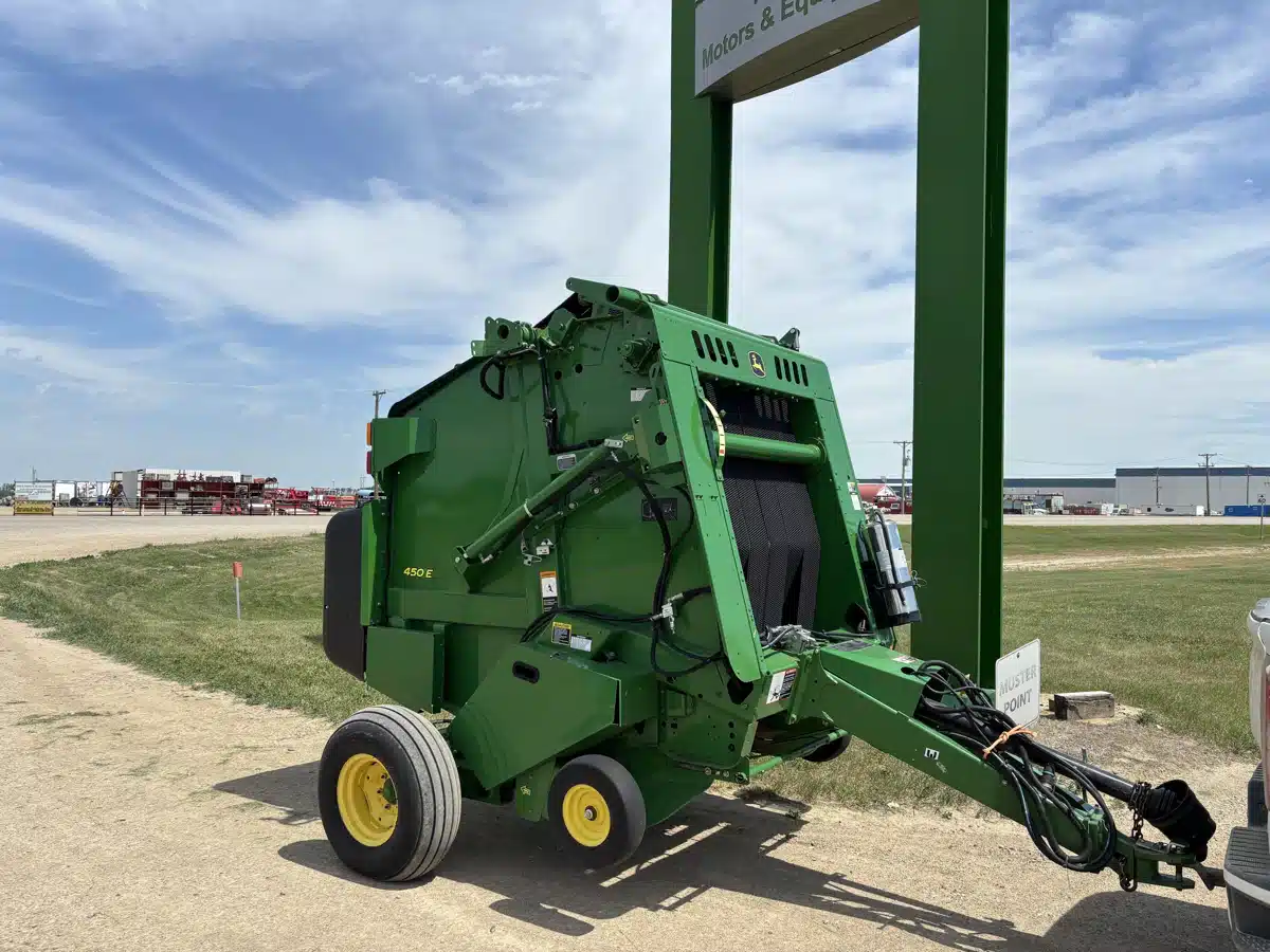 Gallery image 2 for Used 2019 John Deere 450E Round Baler