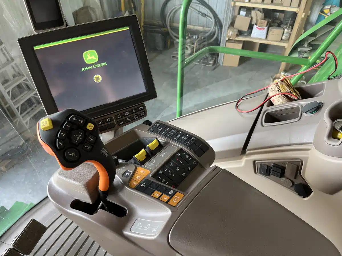 Gallery image 2 for Used 2022 John Deere S780 Combine