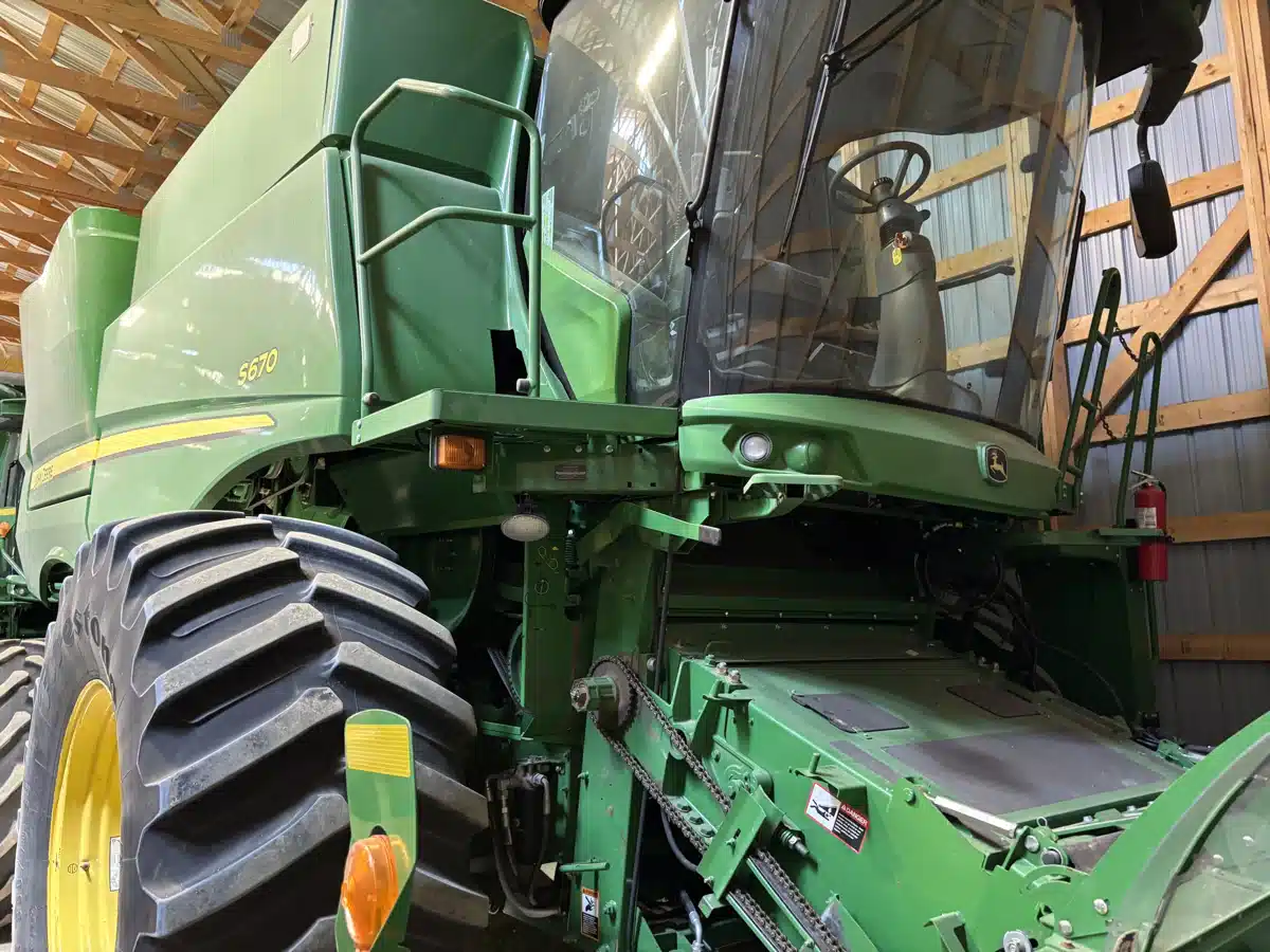 Gallery image 1 for Used 2014 John Deere S670 Combine