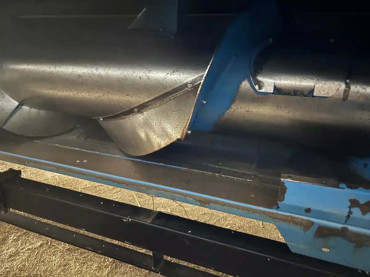 Gallery image 2 for Used 2014 Shelbourne cvs Header Combine