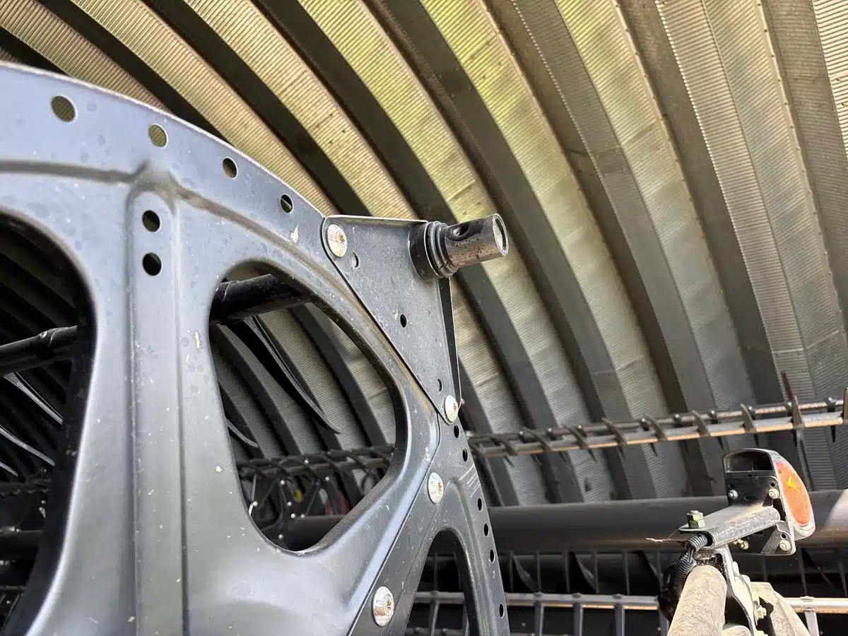 Gallery image 2 for 2016 MacDon FD75 Header - Flex Draper