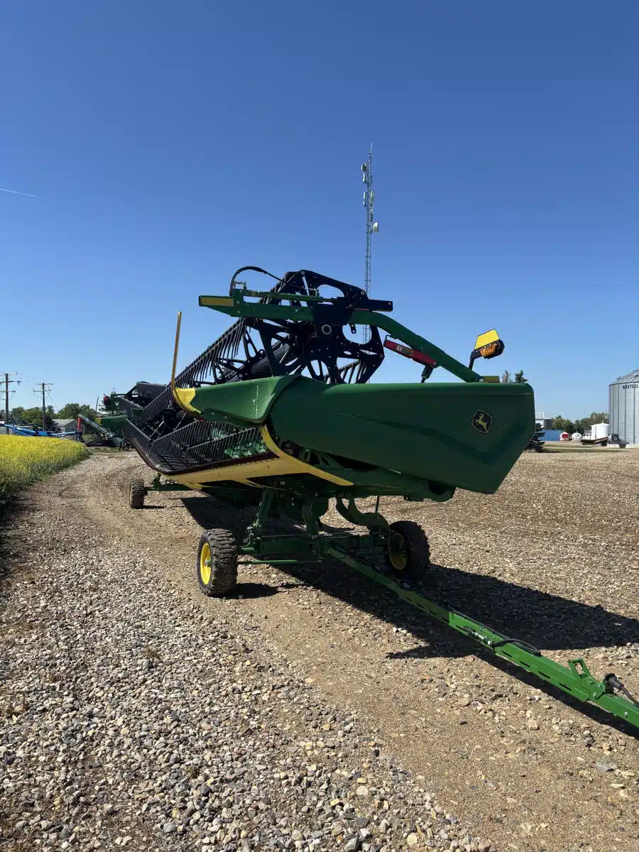 Gallery image 1 for Used 2022 John Deere HD40R Header - Draper