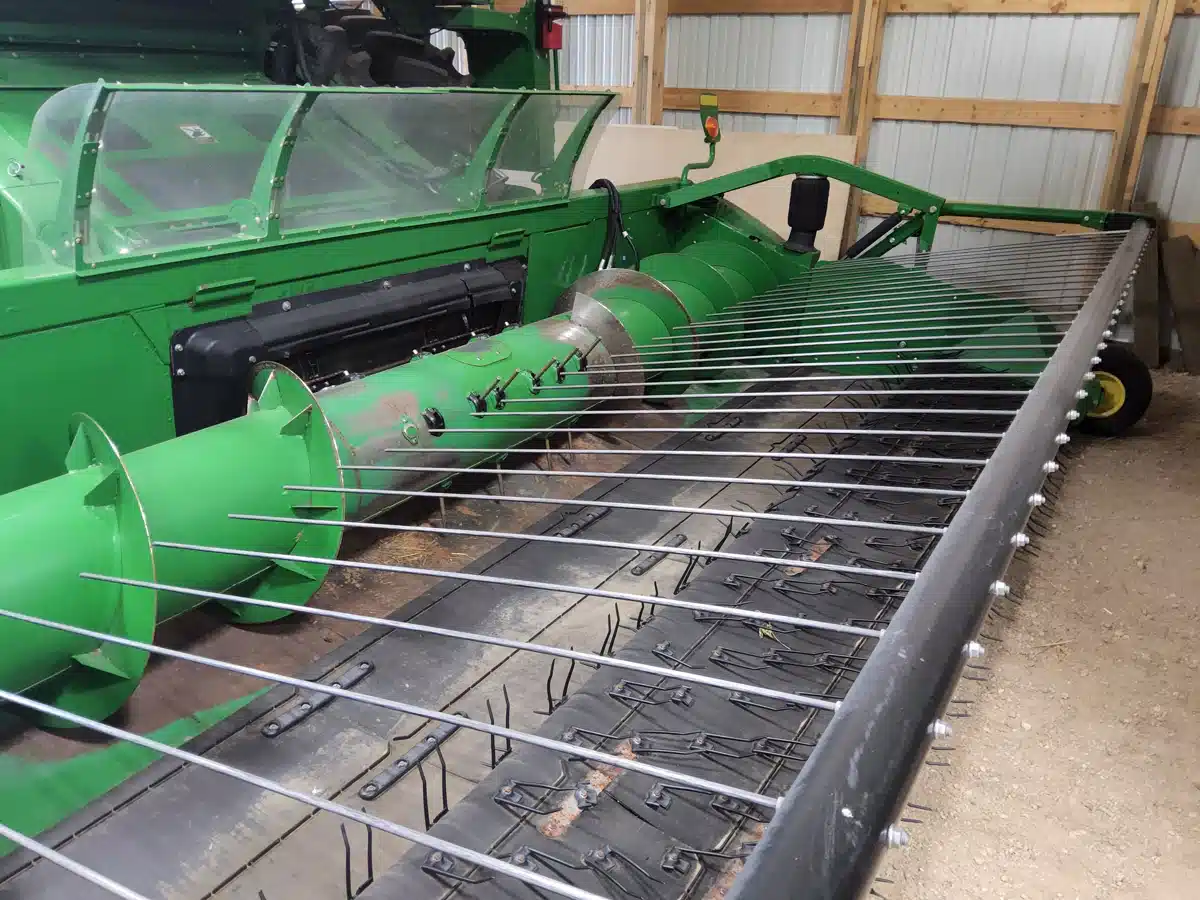 Gallery image 1 for Used 2017 John Deere 615P Header - Draper