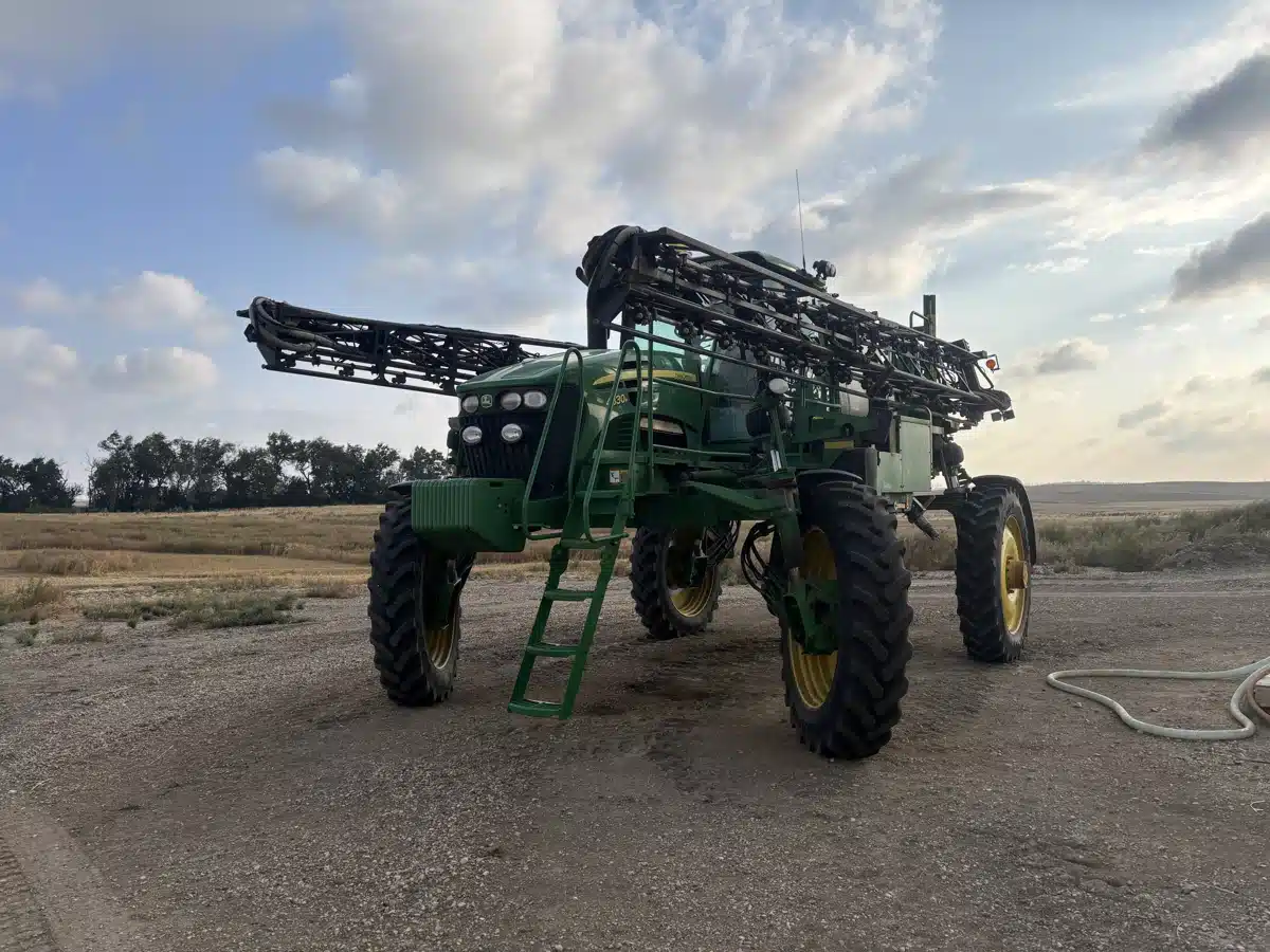 Gallery image 1 for Used 2009 John Deere 4830 Sprayer - Self Propelled