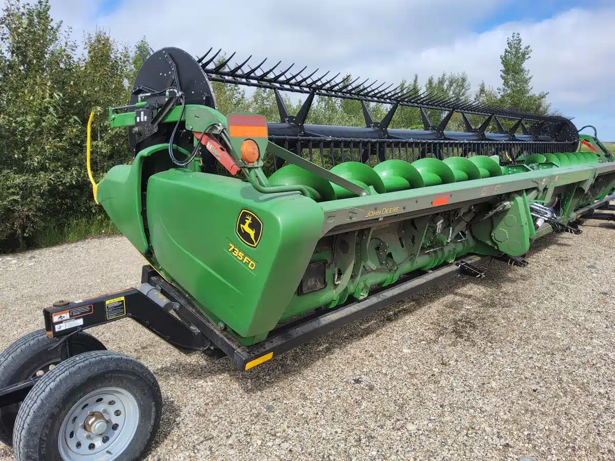 Gallery image 1 for Used 2020 John Deere 735FD Header - Draper