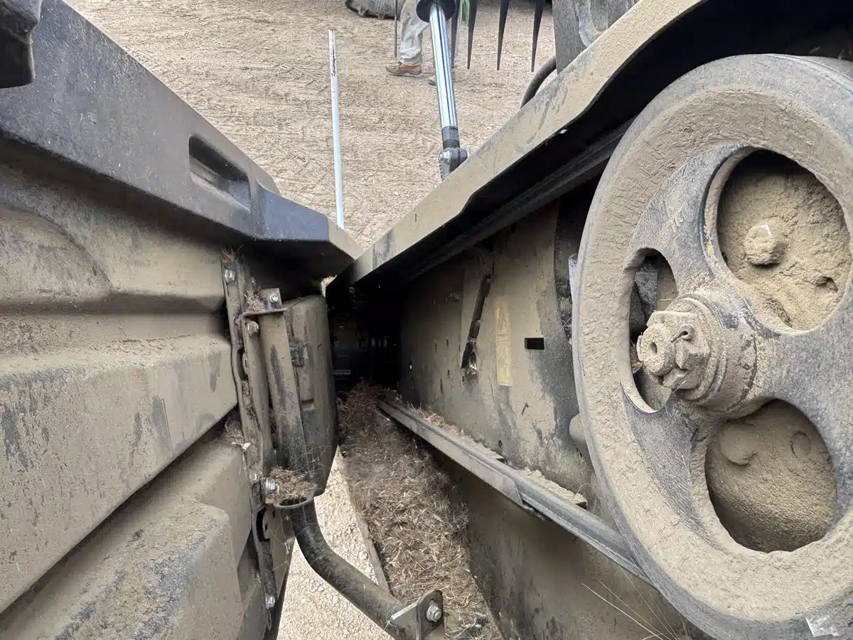 Gallery image 2 for Used 2020 MacDon FD140 Header - Flex Draper