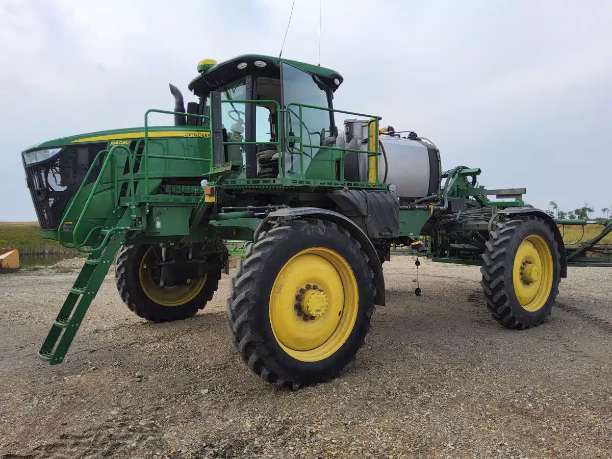 Gallery image 1 for Used 2018 John Deere R4030 Sprayer - Self Propelled