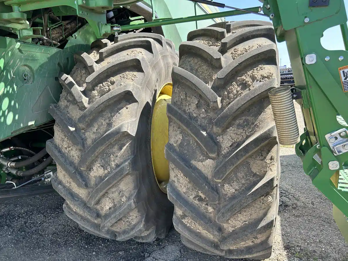 Gallery image 2 for 2023 John Deere X9 1000 Combine