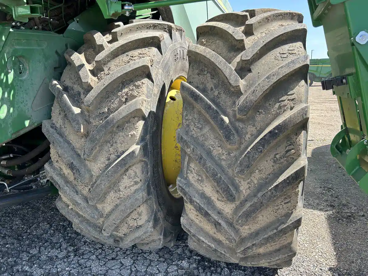 Gallery image 2 for Used 2023 John Deere X9 1000 Combine